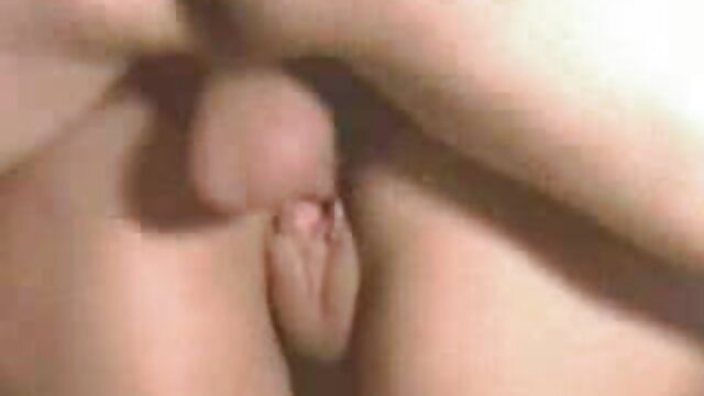 Toerana tena :  Zazavavy blonde tsara tarehy dia mafana ary maniry mafy ny akohony Sarimihetsika ho an'ny olon-dehibe 
