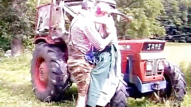 Toerana tena : Misy lanonana ara-pananahana tena misy ao amin'ity efitrano mafana ity Sarimihetsika ho an'ny olon-dehibe