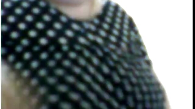 Toerana tena :  Tena mafana blonde milf mahazo gangbanged mafy Sarimihetsika ho an'ny olon-dehibe 