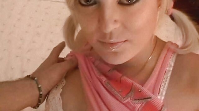 Toerana tena :  Tovovavy brunette mahafatifaty dia nokapohin'i Johnny Sins Sarimihetsika ho an'ny olon-dehibe 