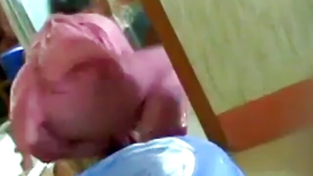 Toerana tena :  Lava volo Latina brunette voadona tamin'ny dinidinika momba ny asa Sarimihetsika ho an'ny olon-dehibe 